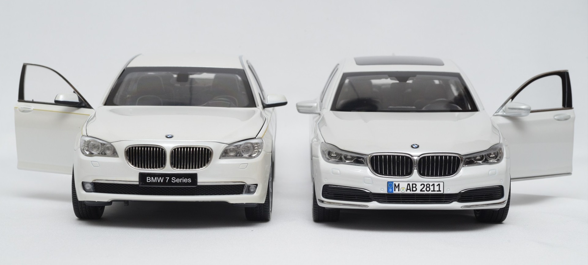 Paragon Model 1/18 BMW 750Li(G12) ②: 銀の備忘録