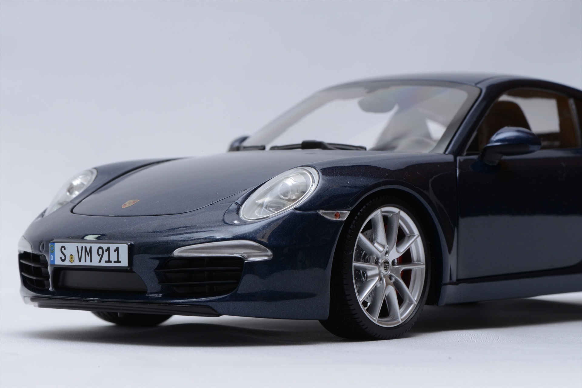 MINICHAMPS 1/18 Porsche 911 (991): 銀の備忘録