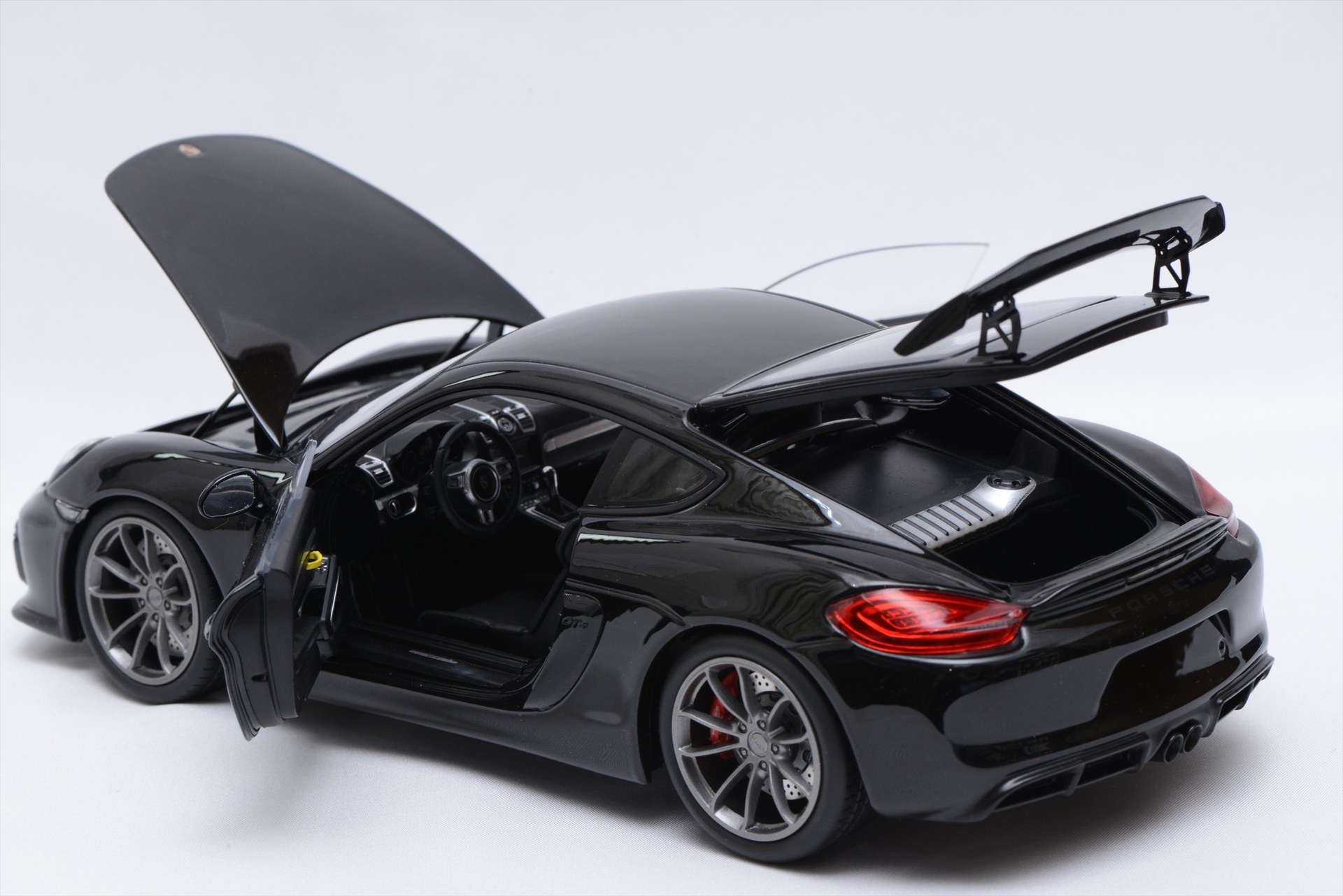 緑林シリーズ シュコー 1/18 ポルシェ カイエン Porsche Cayman GT4