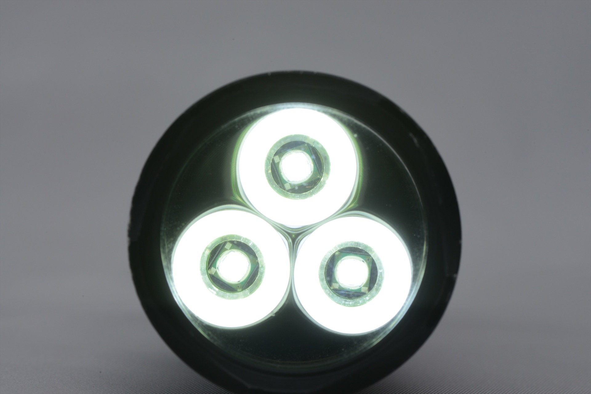 WOLF-EYES T3 XM-L: 銀の備忘録 WOLF-EYES T3 XM-L: 銀の備忘録